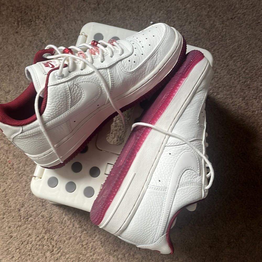 Nike air forces valentine edition